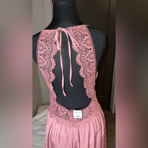 NWT Elegant Pink Lace Romper - Picture 4 of 4